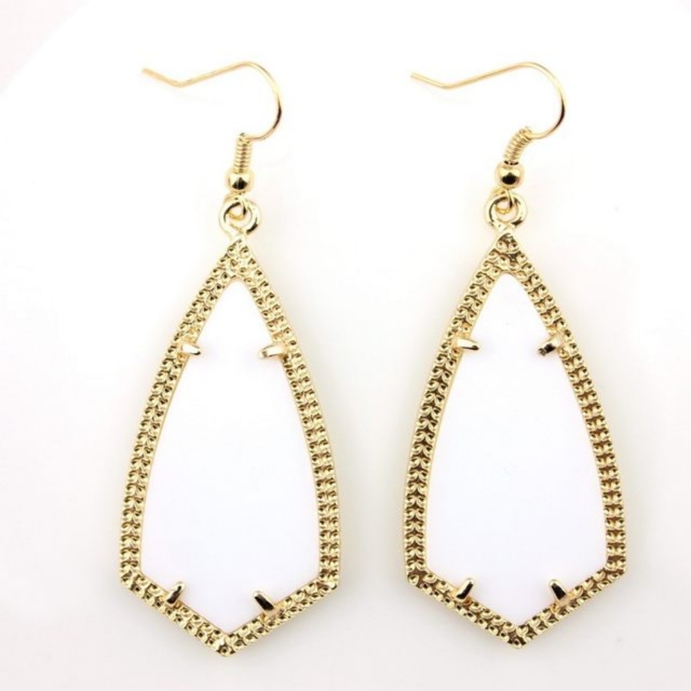 New Gorgeous 🥰 White Diamante Dangle Earring